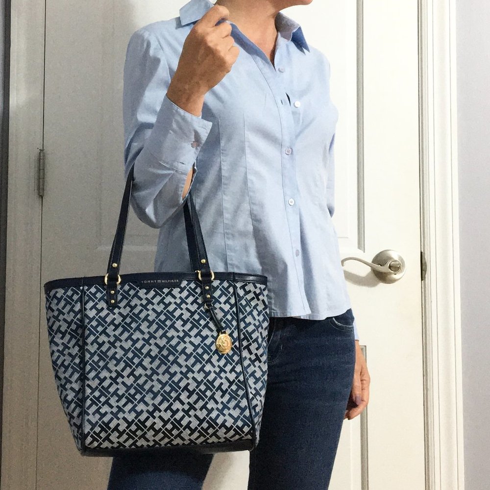 NEW | Tommy Hilfiger | blue & white handbag